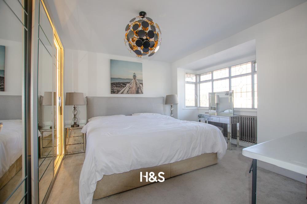 100a Fabian Crescent - Bed1.jpg