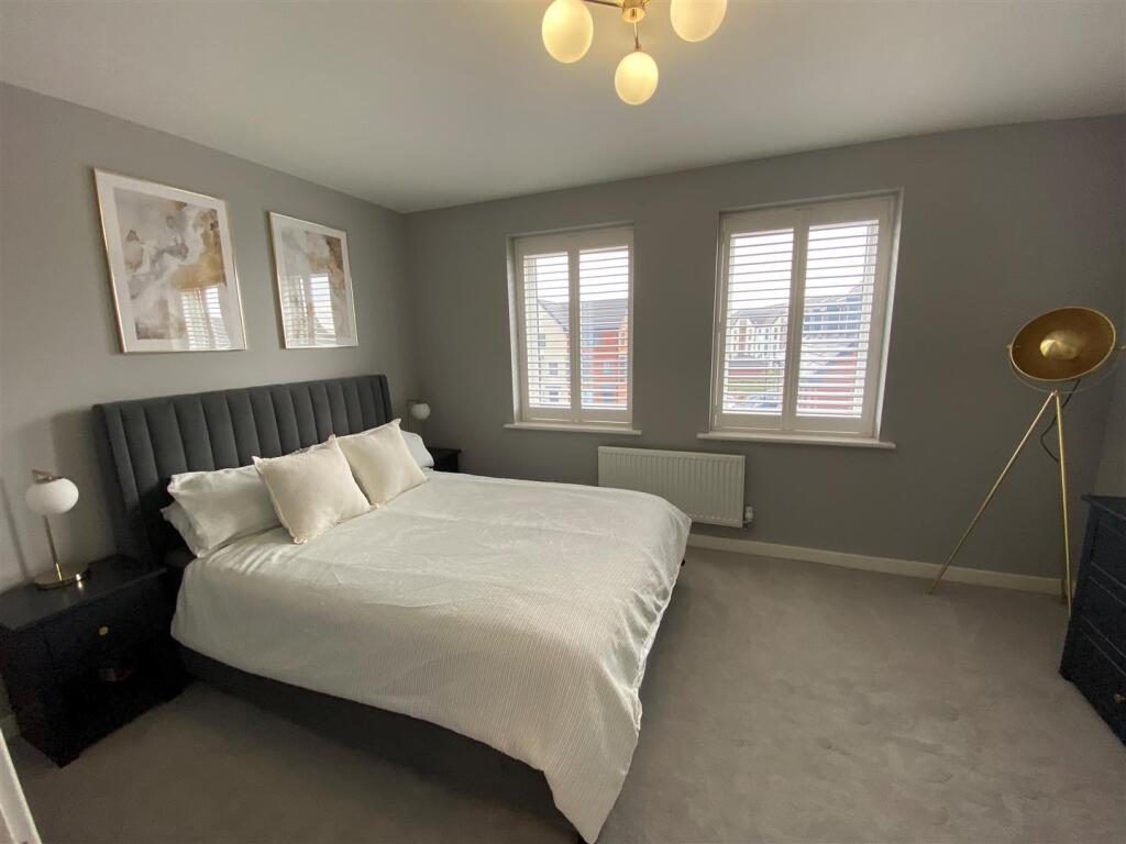 34 Ffordd Darwin - bedroom 2.jpg