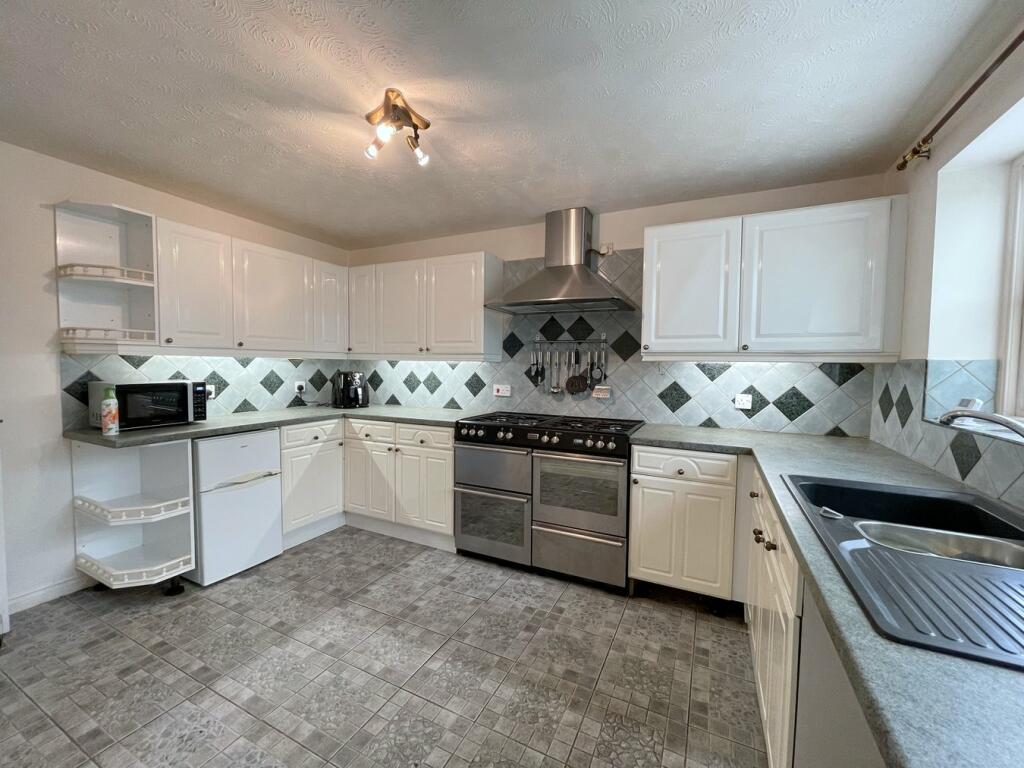 Fitted Kitchen