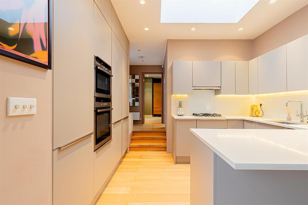 Hillfield Mews (12).jpg