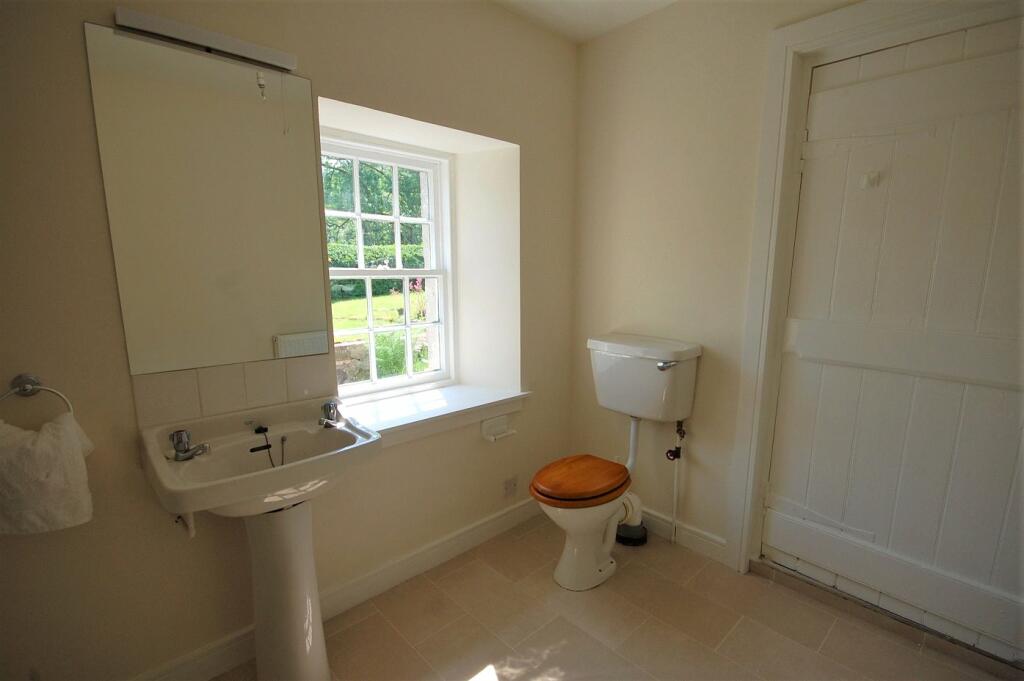 Cloakroom Wc