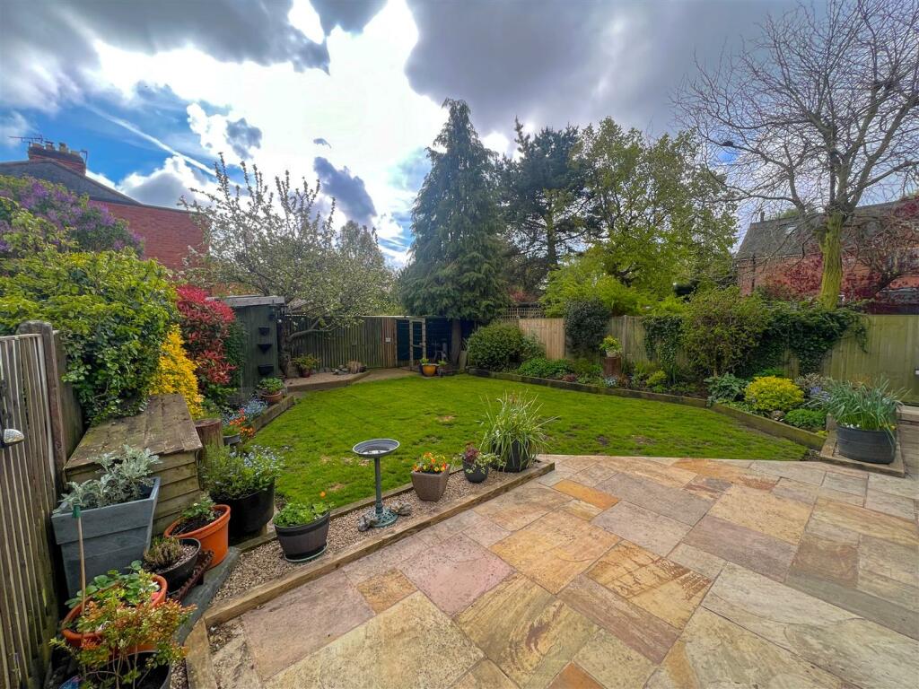 Garden B.JPG