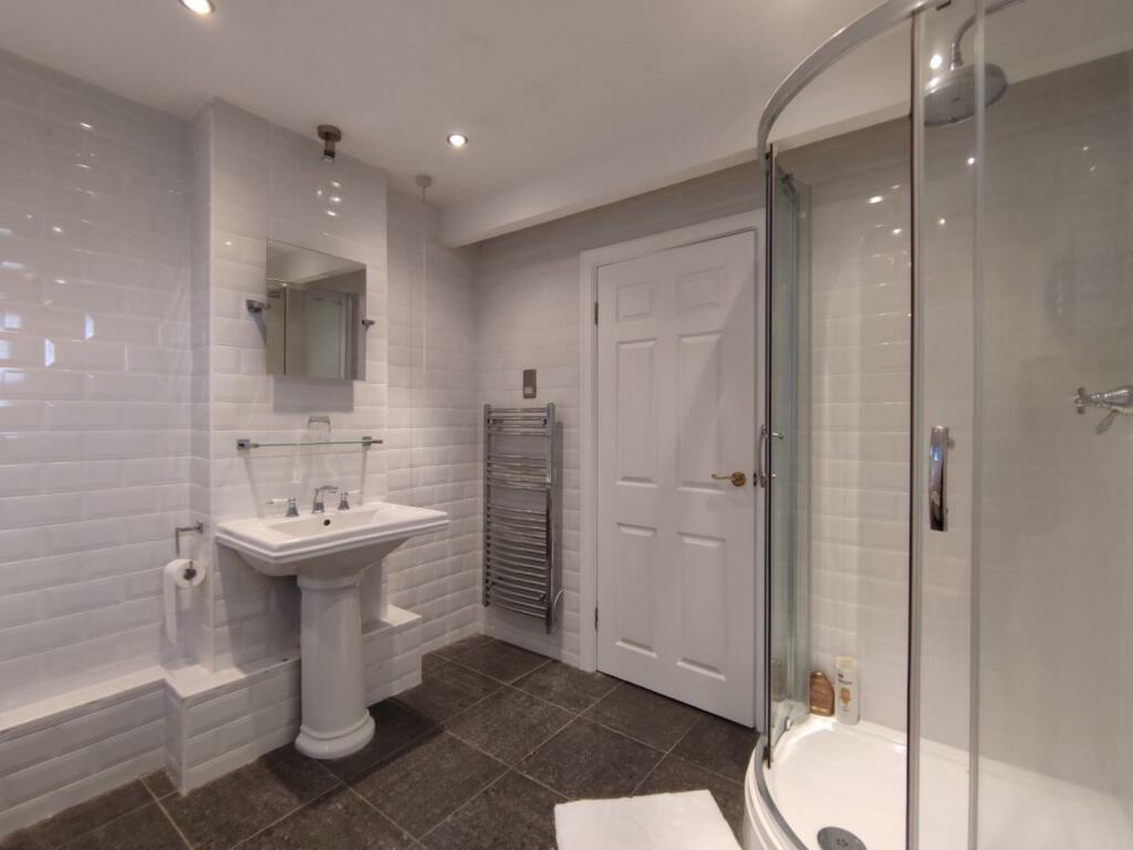 En-Suite Shower