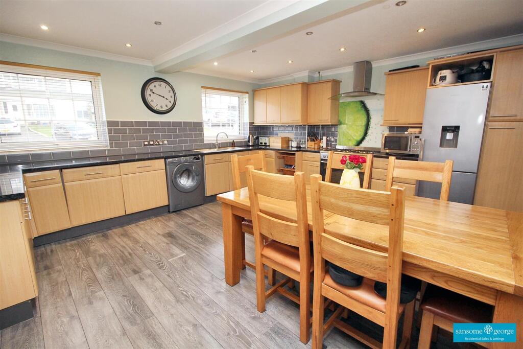 Kitchen/Breakfast Room