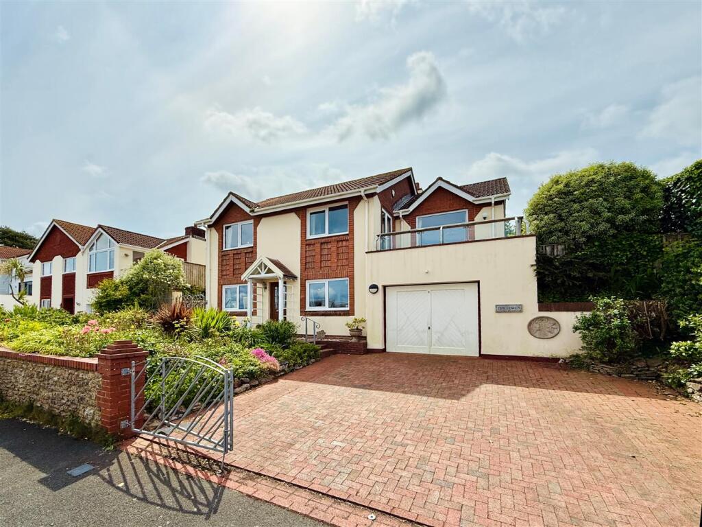 Driveway Towards Garage.JPG