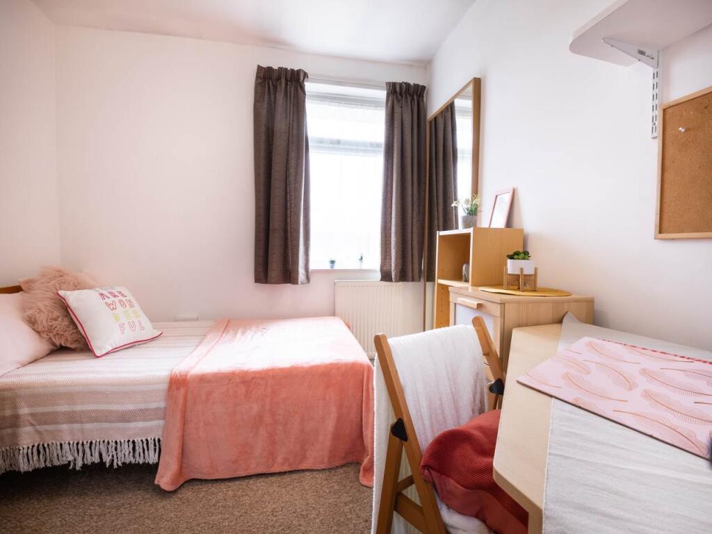 8_Ulcombe_Gardens_Ca