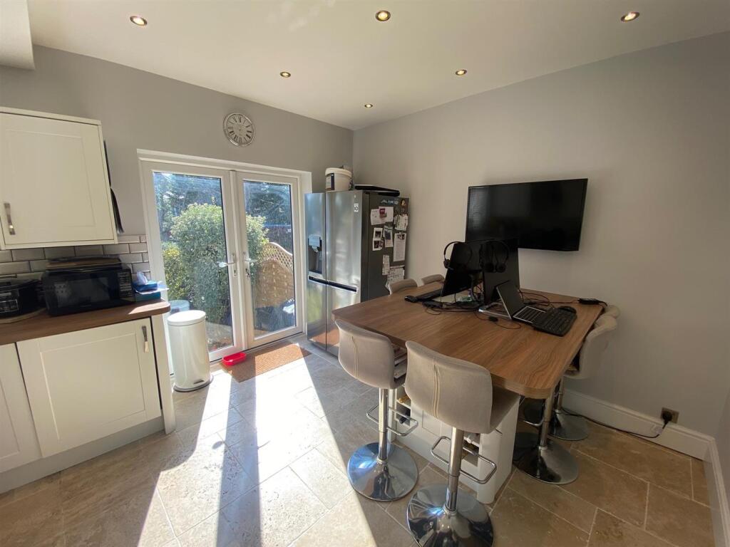 kitchen 3.jpg