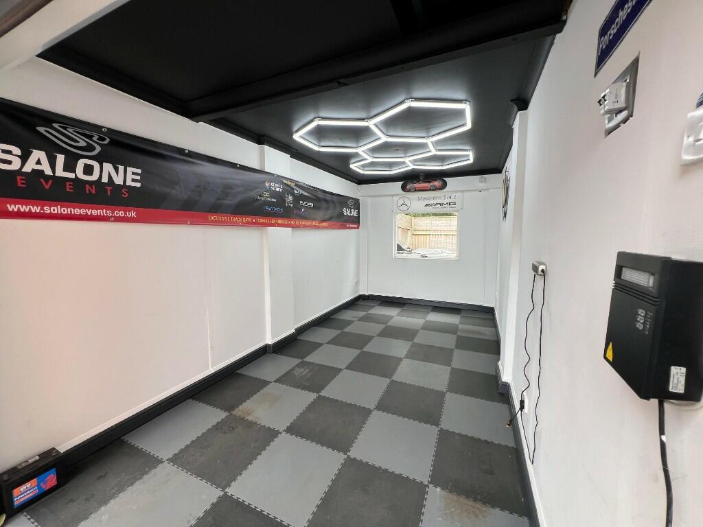GARAGE - INTERNAL