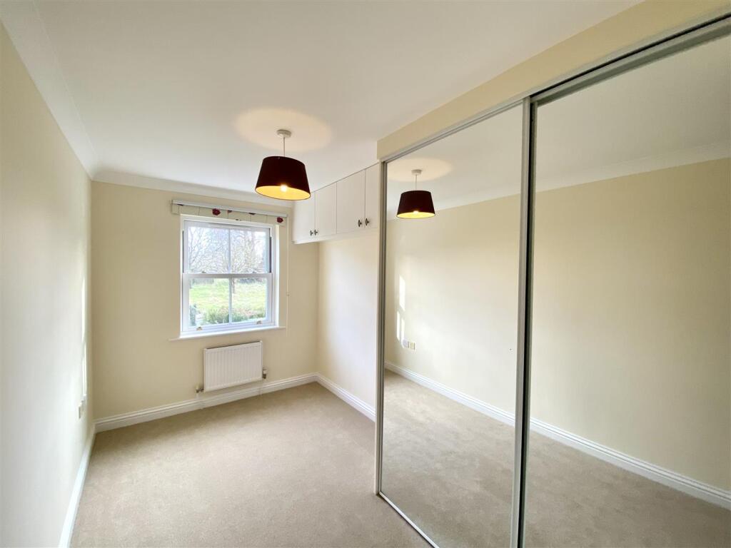 BEDROOM 2