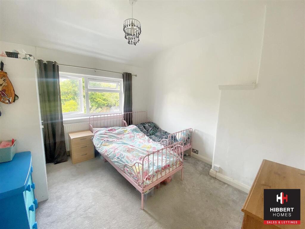 bed 2.jpg