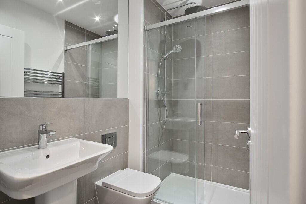The Laurel Ensuite