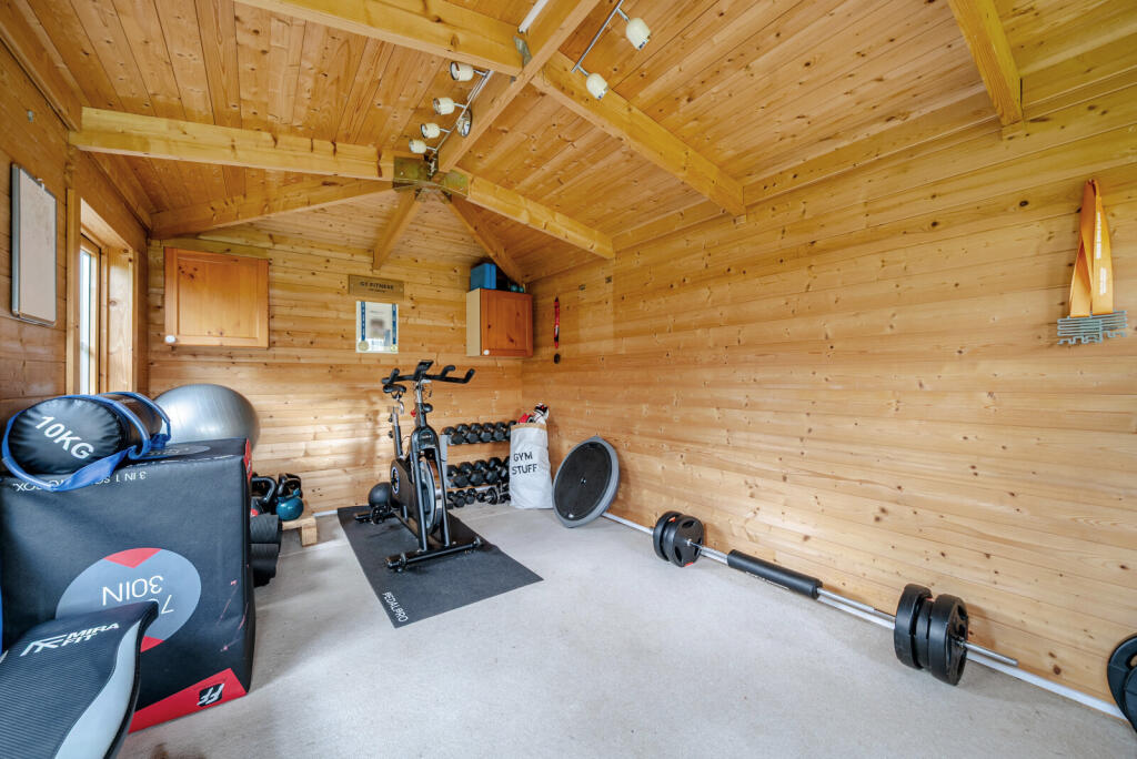 1372662-5-6908a17...