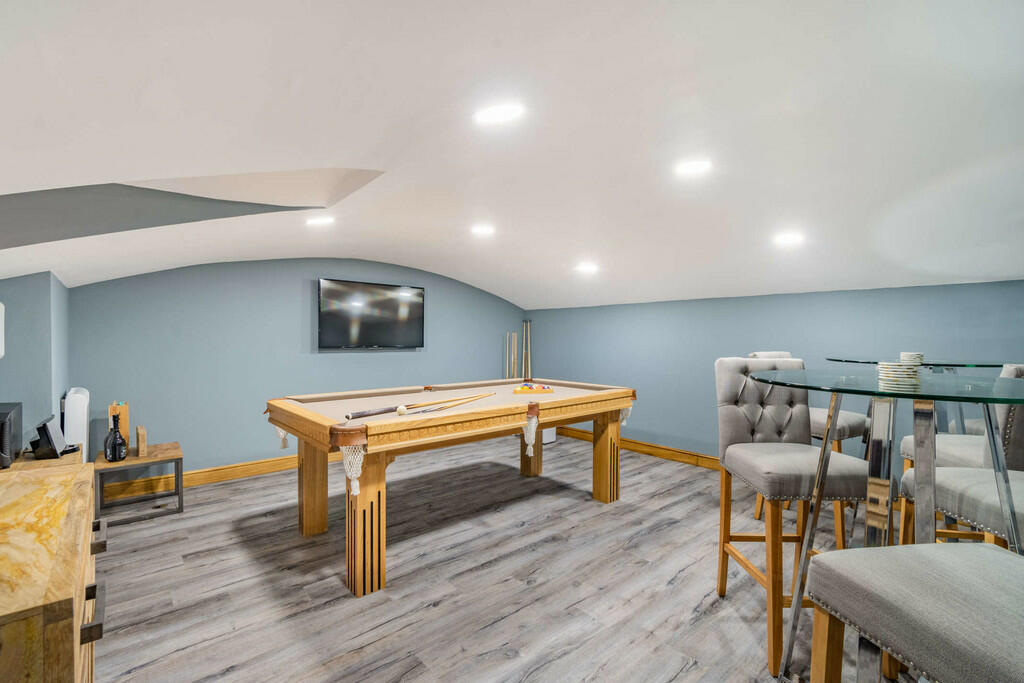 8479735-interior2...