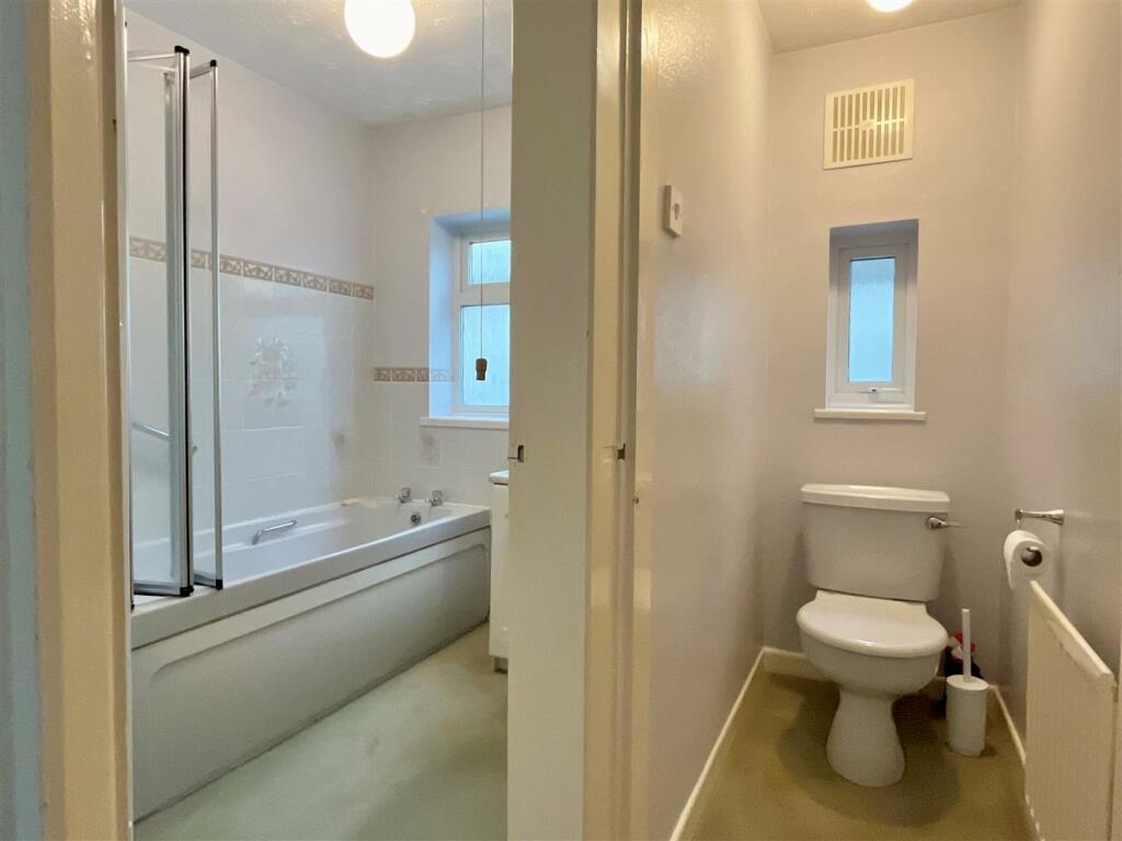 Bathroom / WC