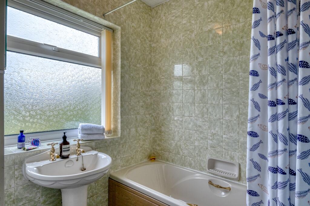 Family Bathroom 