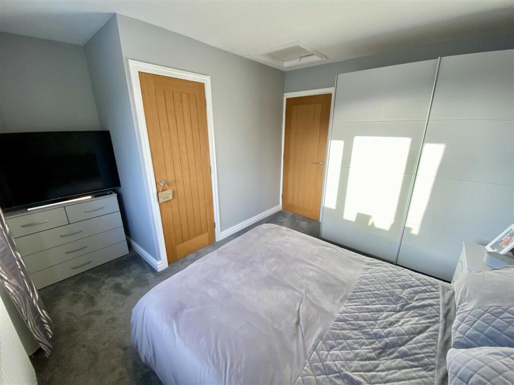 Bramleys Estate Agents - Maizebrook - Mirfield (9)