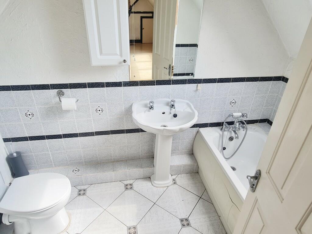 En-Suite Bathroom