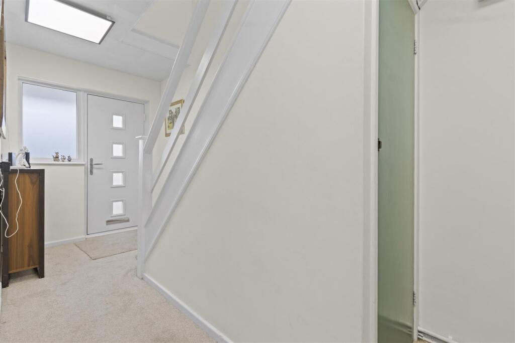entrance hall #3.jpg