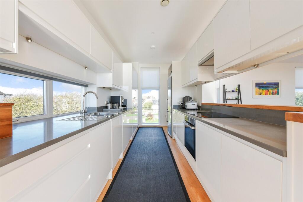 Kitch/Dining/Sitting