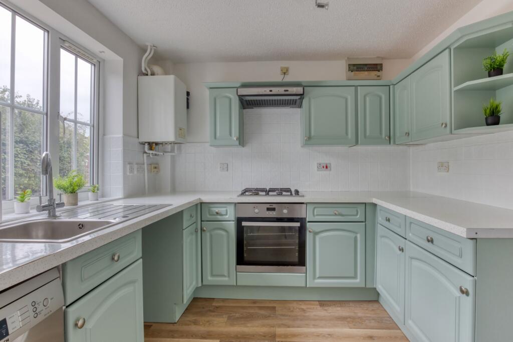 Ewemove Taunton - Graham Way (19)