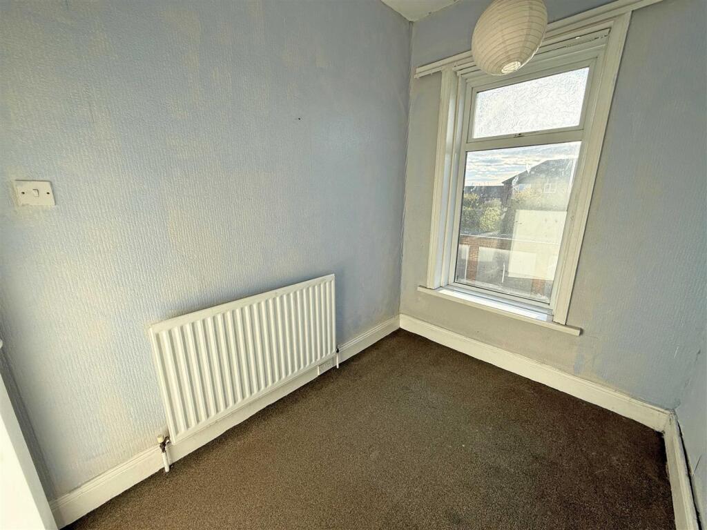 Waldo Street Bed3.jpg