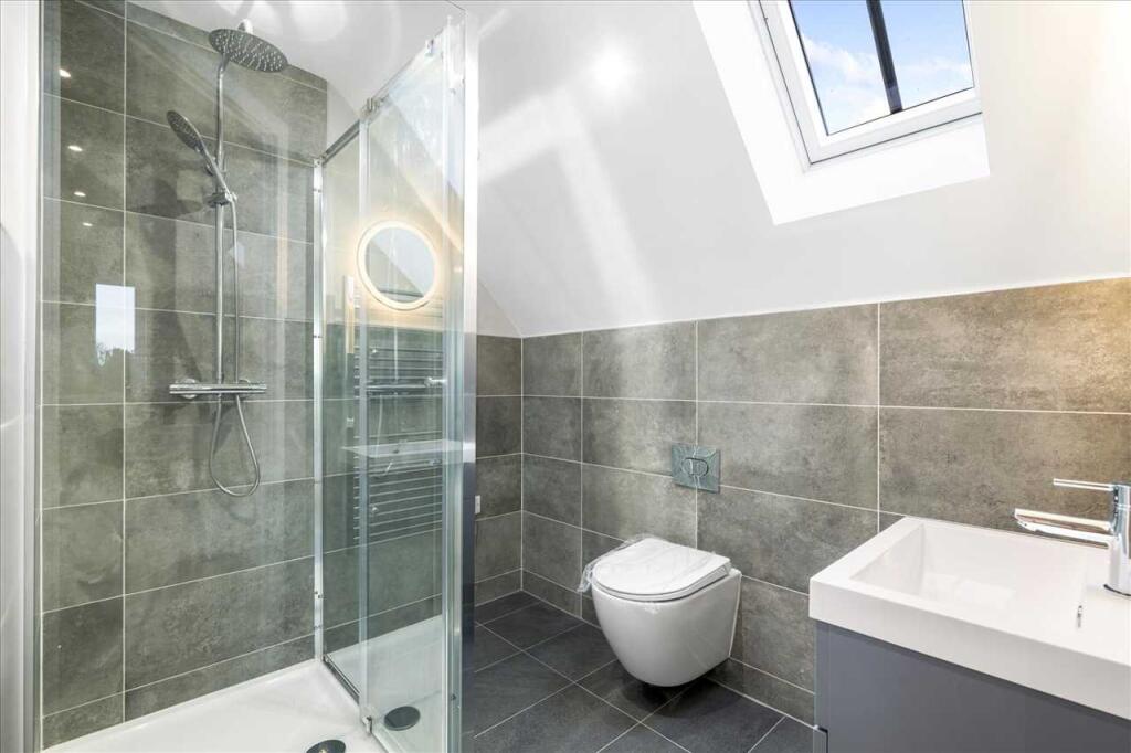 Bedroom 1 Ensuite