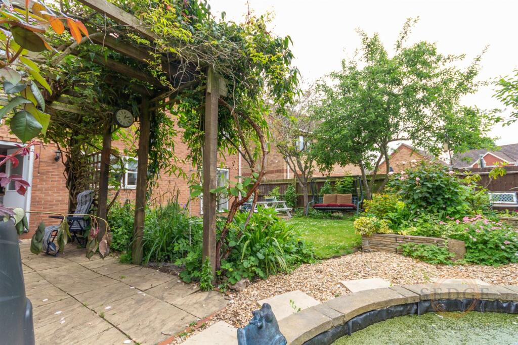 15 st james way -07.jpg