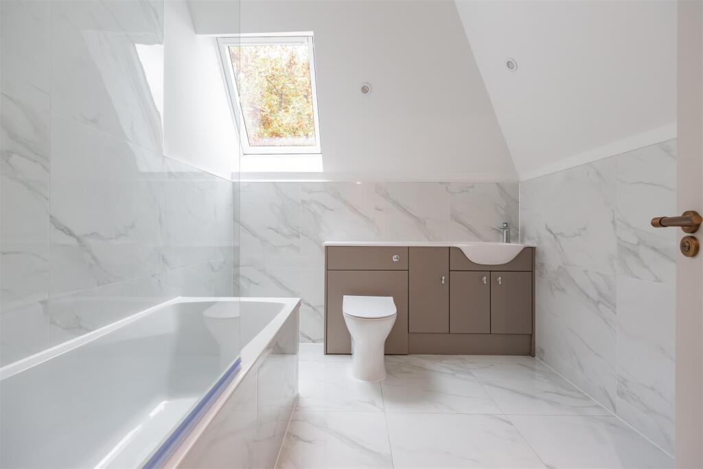 3 Heath Park Road PHF-HRNWM6.jpg