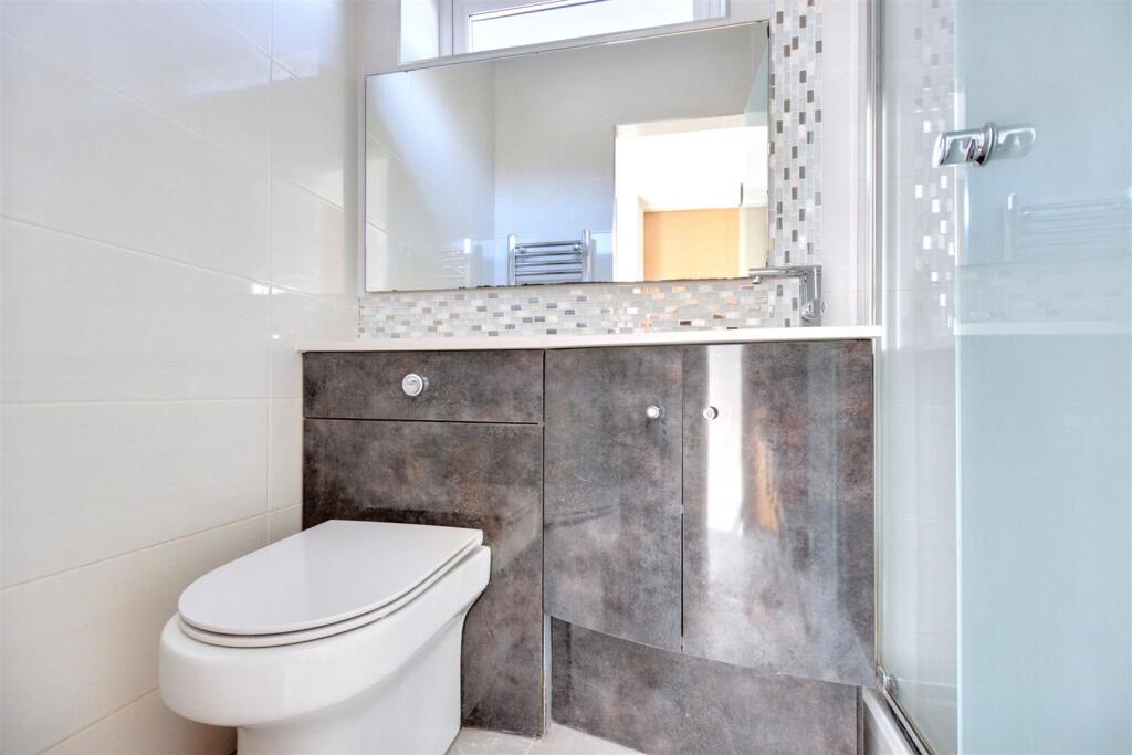 Bedroom 3 En Suite_1.jpeg