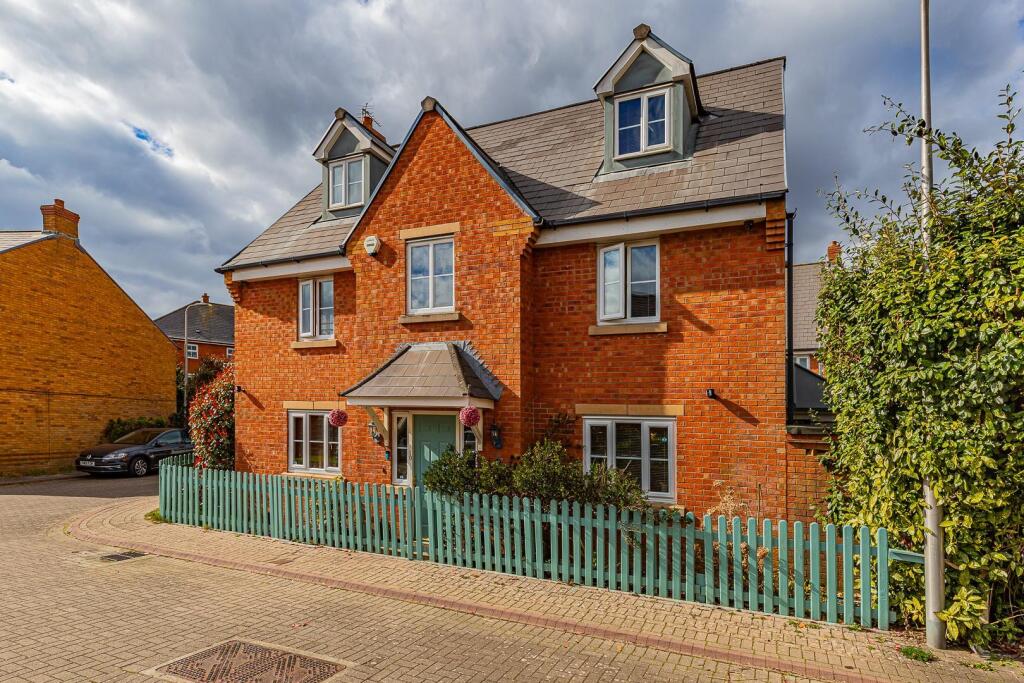 Clos Yr Erw 10-30.jpg