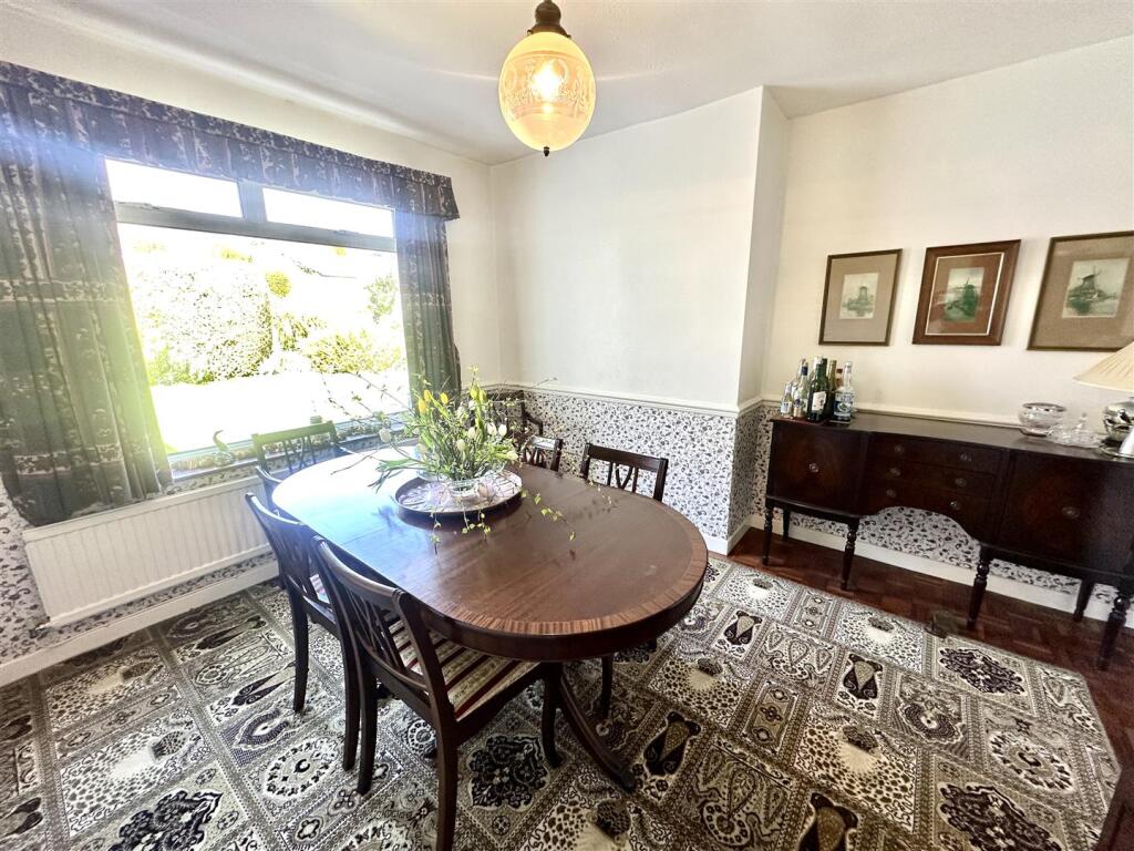 DINING ROOM/BEDROOM 3