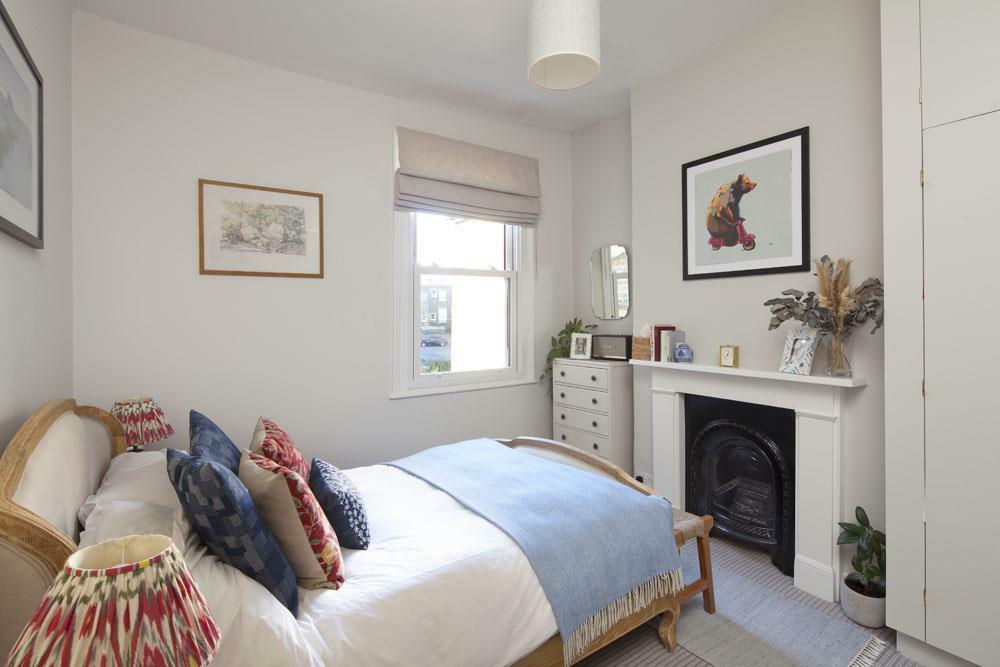 Bedroom 1.jpg