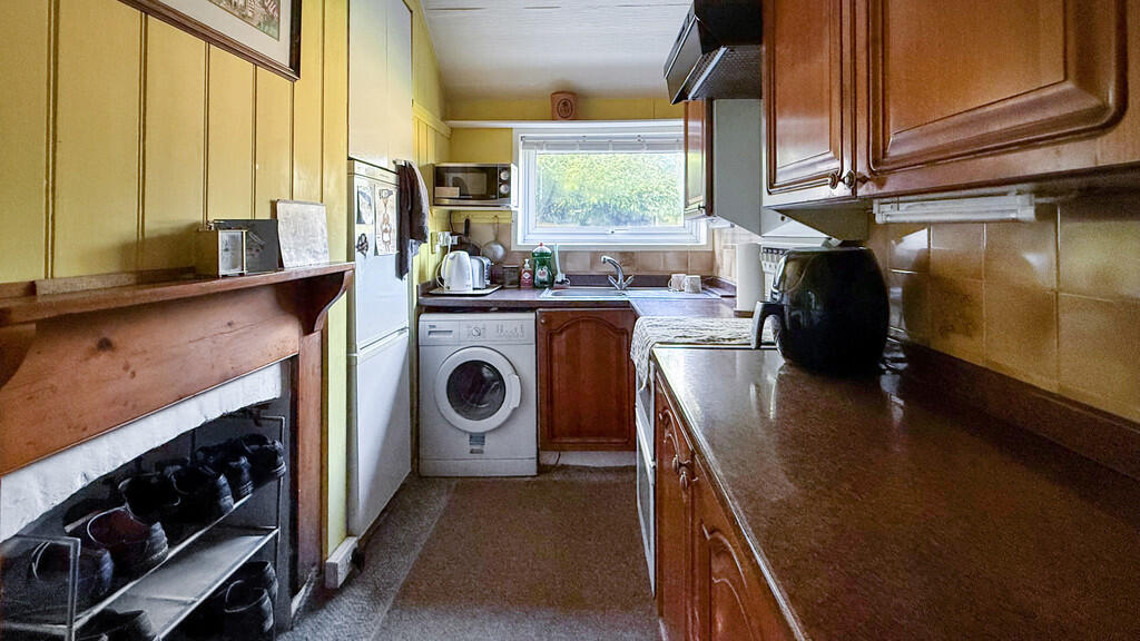 Kitchen/breakfast...