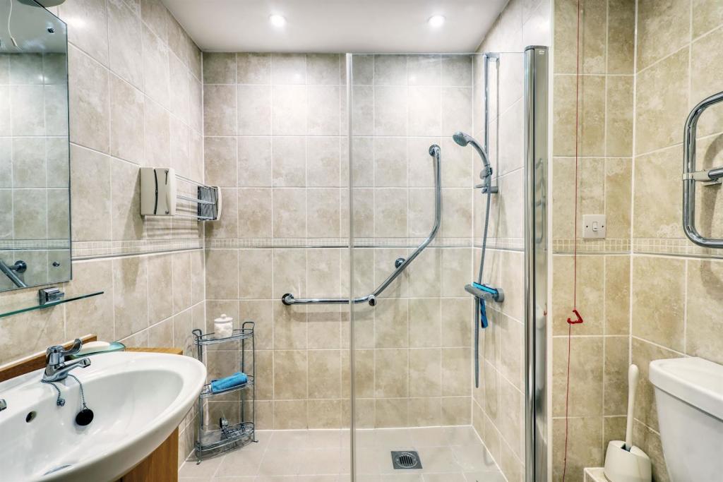 01-28f477cc-08a5-48b1-b0bf-a918f9c5832e01-1009ff44