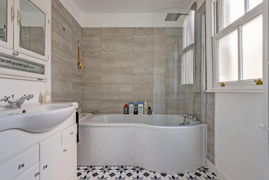 11-4b82JHPropWorld - 63 Byne Road - 31-medium.jpg