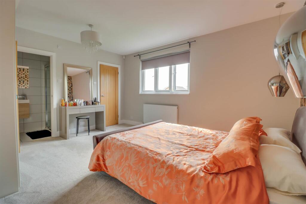 133 LONDON ROAD INSIDE-9.jpg