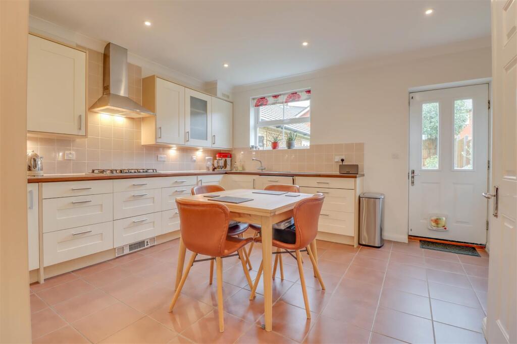 58 NORTON INSIDE.jpg