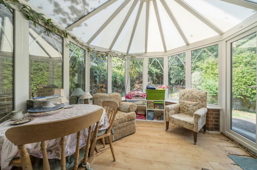 1329511-5-689368d...