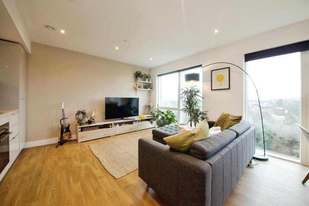 Lounge Area (2)
