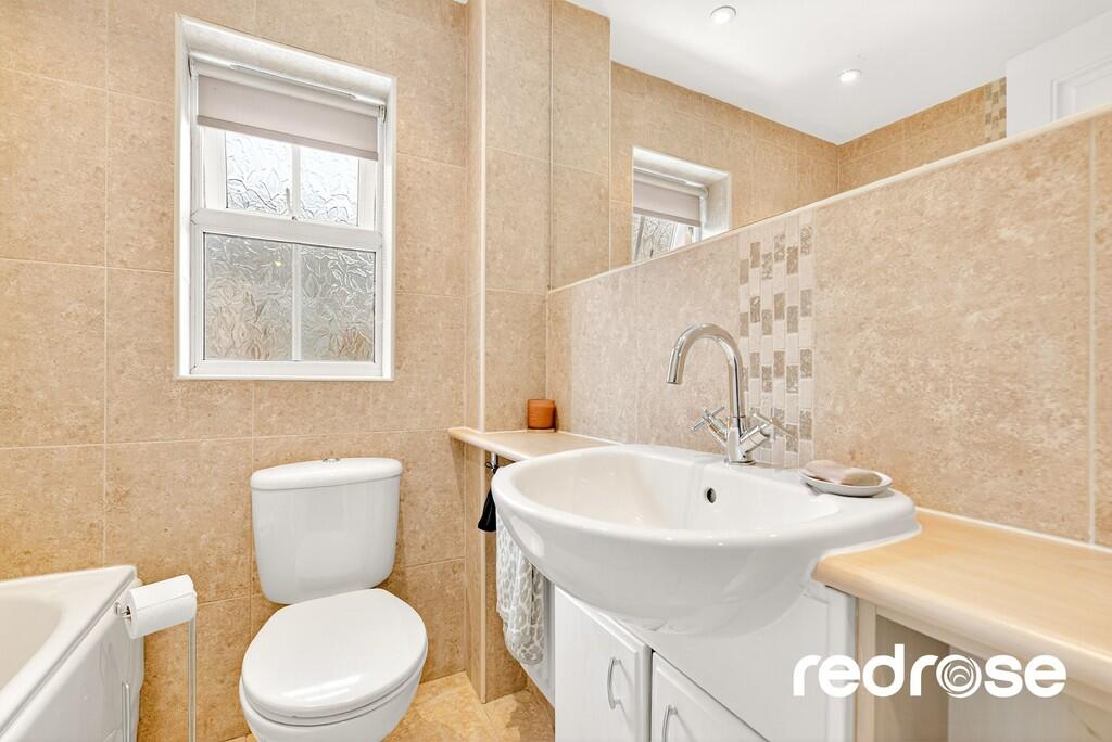 web_32 Main St-26...