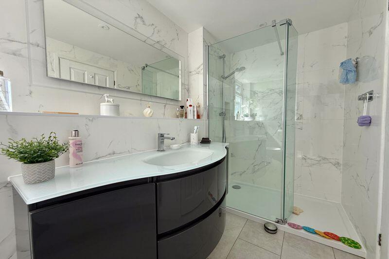 Re-styled Ensuite Shower