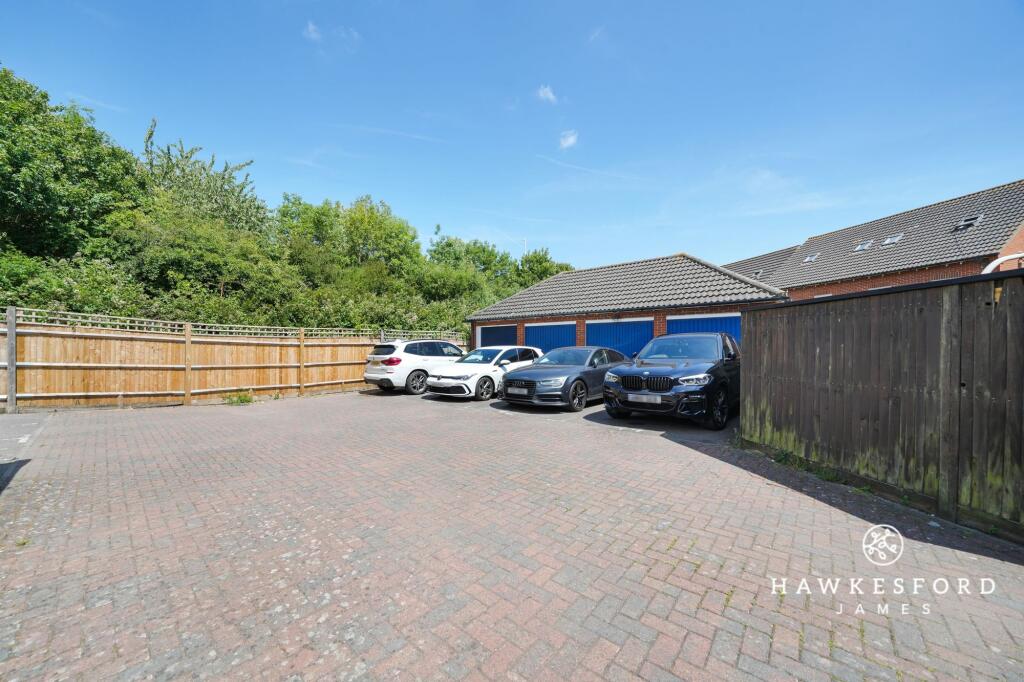Premier Way, Sittingbourne - Garage