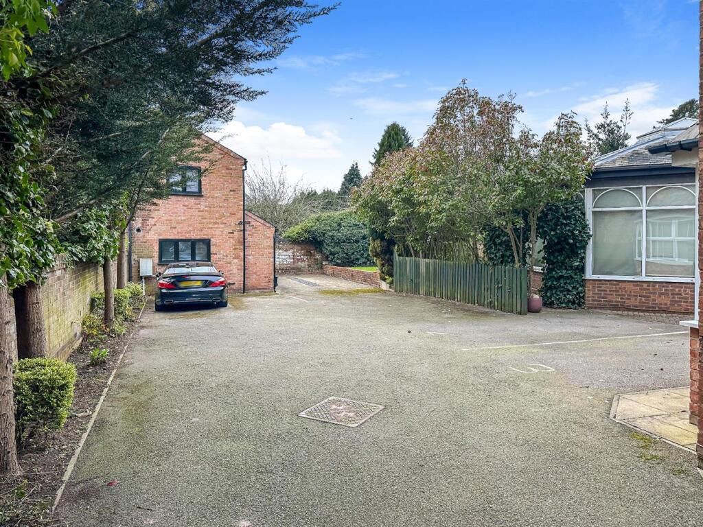 Parking and Outside Views