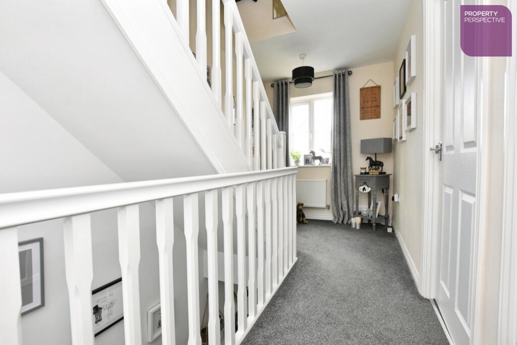 FIRST FLOOR LANDING