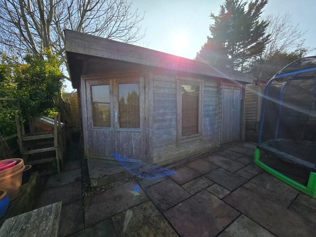Shed (2)