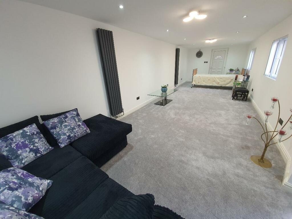 EXTENSION BED 3 OR LOUNGE