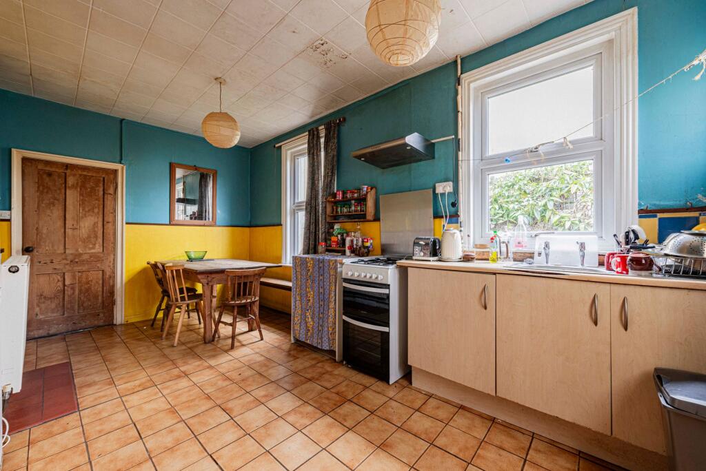 Kitchen/Dining Room (2)