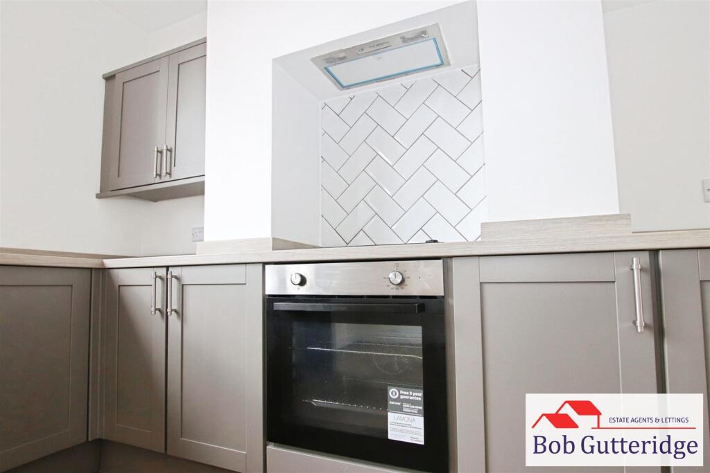 NEW FITTED KITCHEN / DINING ROOM