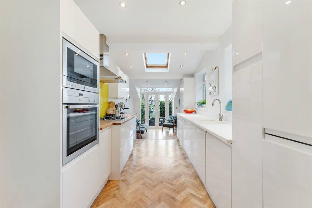 Breakfast Kitchen Aspect 2