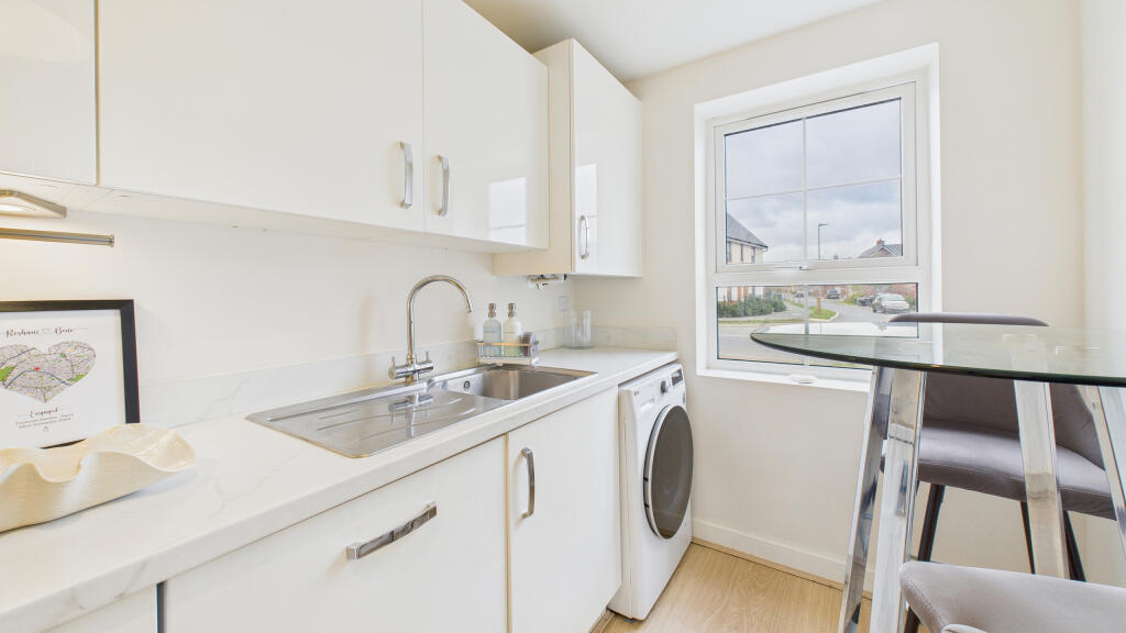 CAM04968G0-PR0063-STILL008